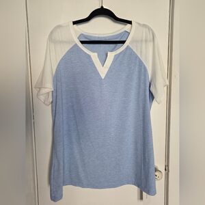 BloomChic Colorblock Contrast Notched Raglan Sleeve T-Shirt, Lt Blue, 1X (14-16)